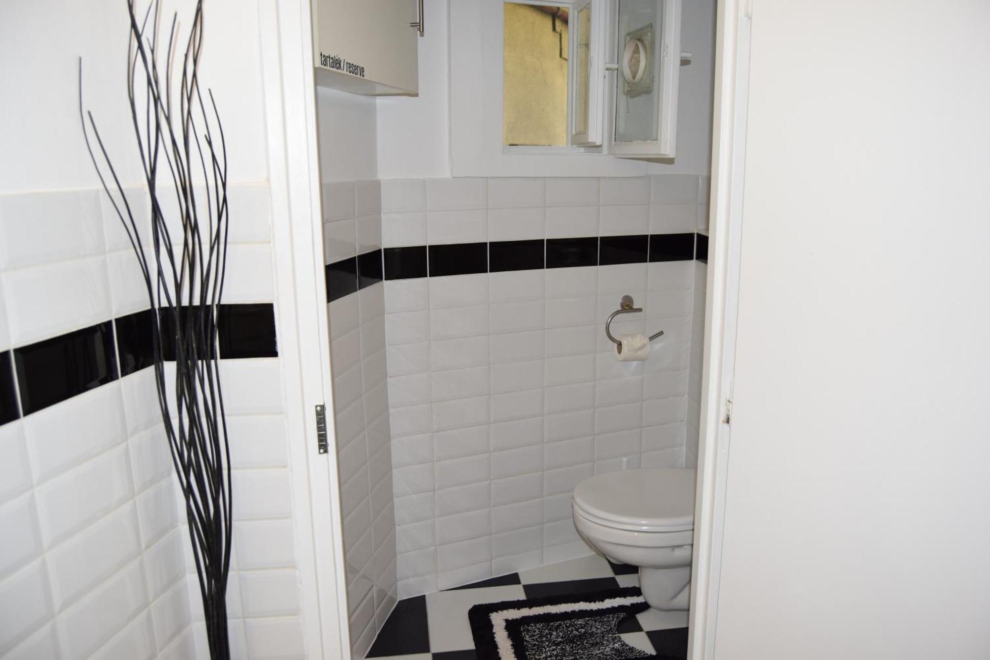 Castlehill Apartman The Perfect Blend Of Urban Living And Sightseeing Convenience Budapest Eksteriør bilde