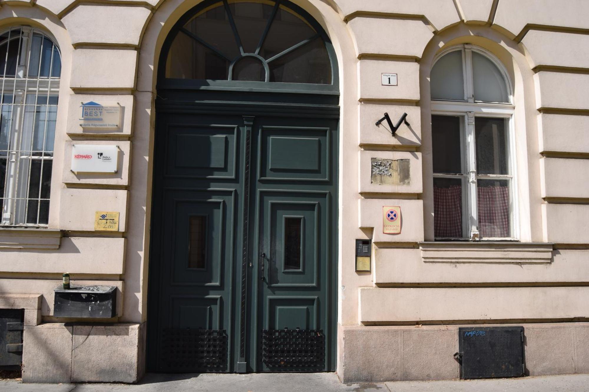 Castlehill Apartman The Perfect Blend Of Urban Living And Sightseeing Convenience Budapest Eksteriør bilde